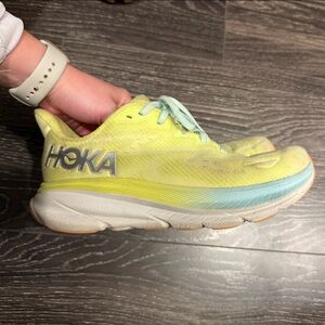 Hoka Clifton 8